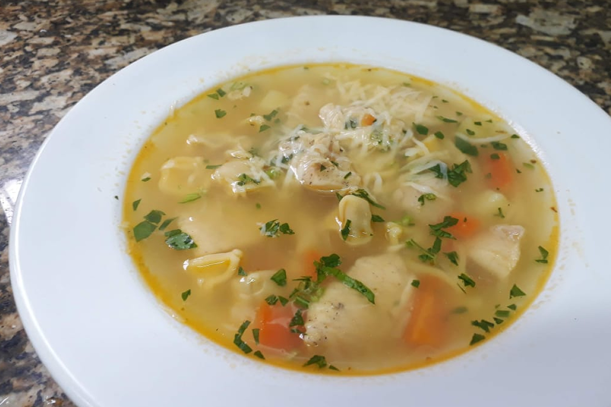 Sopa de capeletti