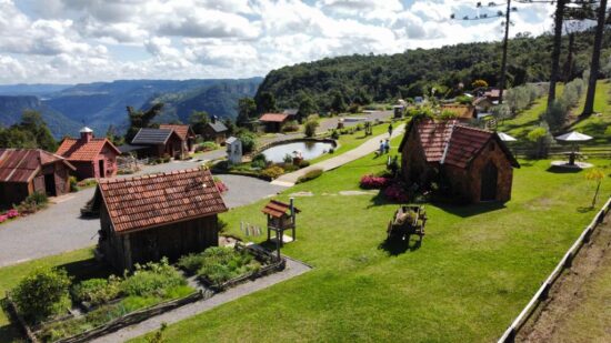 Parque Olivas de Gramado completa 3 anos prevendo aumento na 2ª colheita de frutos e novidades para os visitantes.