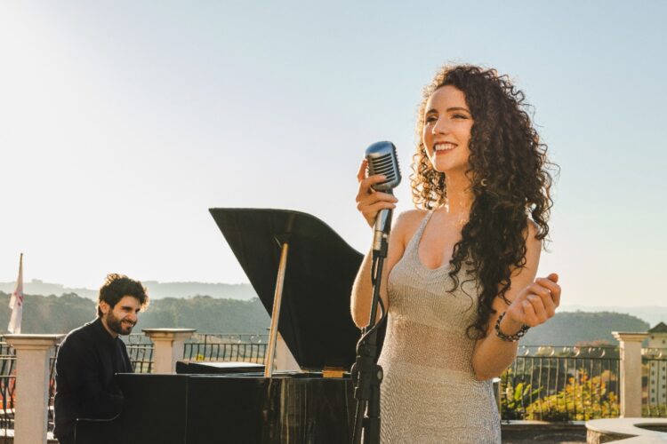 Estação Canella terá shows do Grande Coral de Natal e da cantora Laura Dalmás - Vem pra Gramado Estação Canella terá shows do Grande Coral de Natal e da cantora Laura Dalmás - Vem pra Gramado