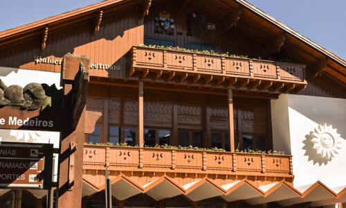 Gramado já está sendo decorada para o 36º Natal Luz - Portal Leouve