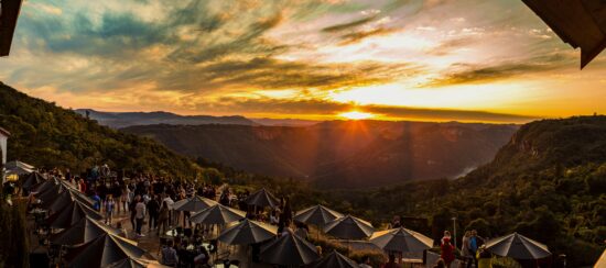 Sunset é uma das principais atrações no Olivas de Gramado